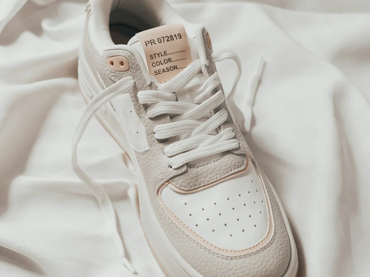White sneaker on light fabric before an Img2Img transformation